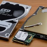 Жесткие диски против SSD в 2026 году: где экономия важнее скорости